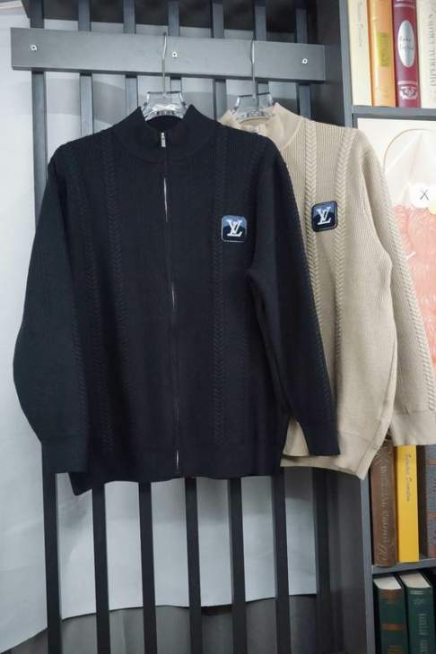 Picture of Louis Vuitton Sweaters _SKULVXS-XLattr1747351
